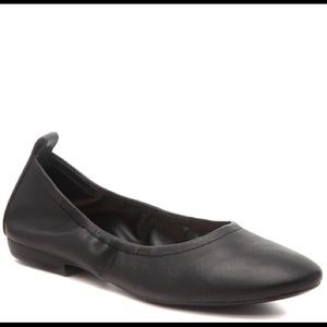 Vince Camuto Ballerina Flats in Size 7.5 Black